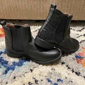 Black glitter back Chelsea boots